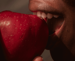 Jaw pain when eating - how diet and chewing habits affect TMJ
